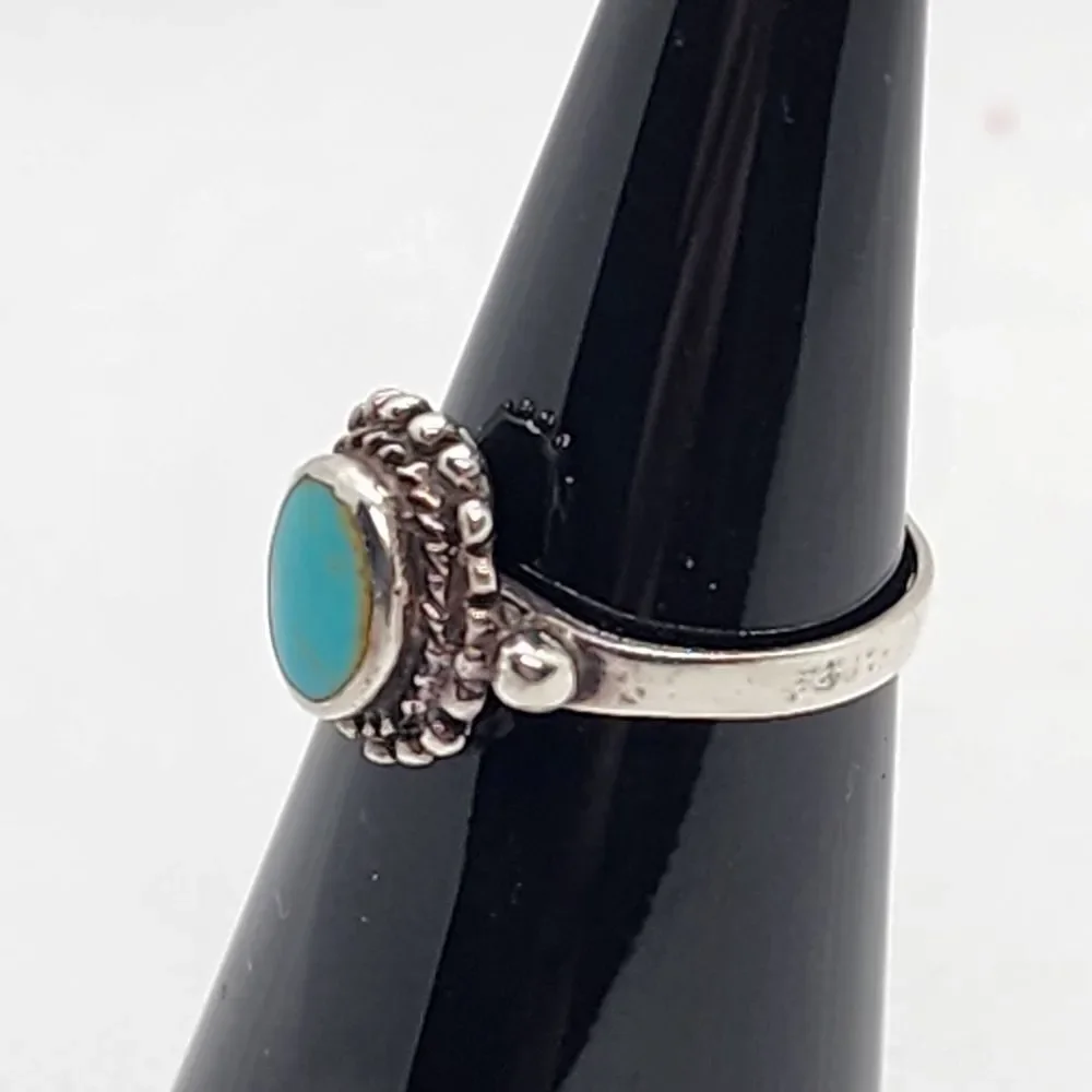 Sterling Silver & Turquoise Southwestern Ring (5) - Picture 5 of 8